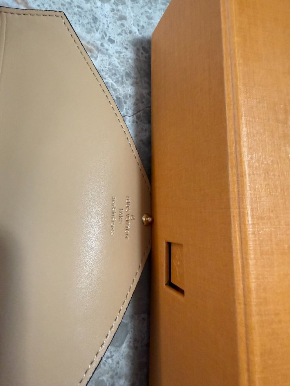LARGE SIZE STUNNING Fashion Leather Pouch/Organizer! Brand New with BOX! - Picture 3 of 6